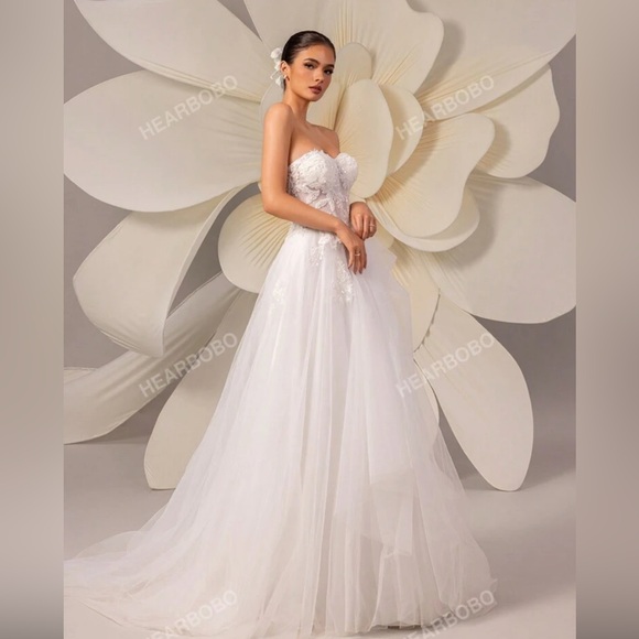 Strapless SHEIN wedding dress by HEARBOBO BNWOT size Large 12/14 US 42/44 EU - Picture 1 of 8